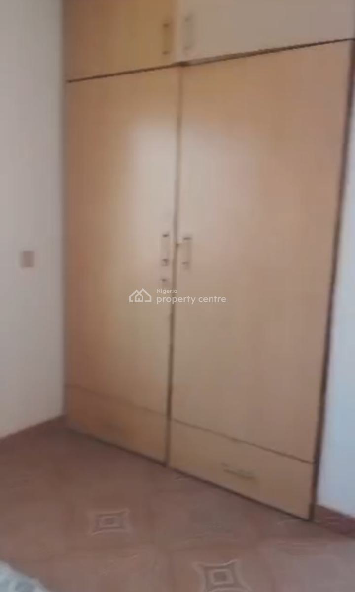 Spacious 3 Bedroom Up Flat (3rd Floor), Ikeja Gra, Ikeja, Lagos, House for Rent