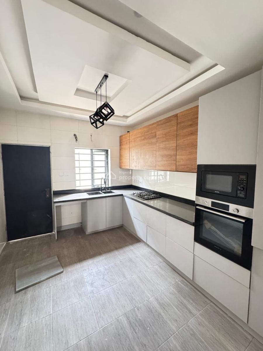 Well Built 3 Bedroom Duplex, Chevron, Lekki, Lagos, Terraced Duplex for Sale