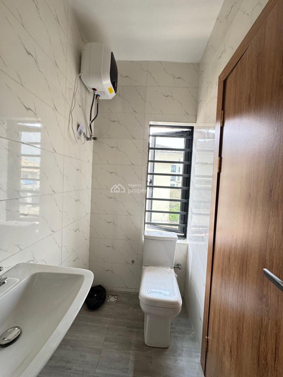 Well Built 3 Bedroom Duplex, Chevron, Lekki, Lagos, Terraced Duplex for Sale