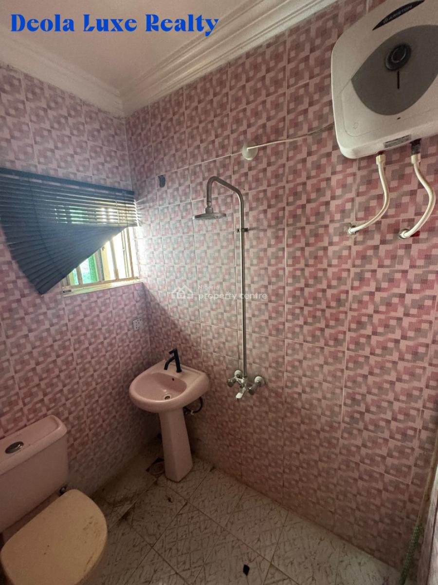 a Nice and Spacious 3 Bedroom Apartment with Balcony, Ologolo, Lekki, Lagos, Flat / Apartment for Rent