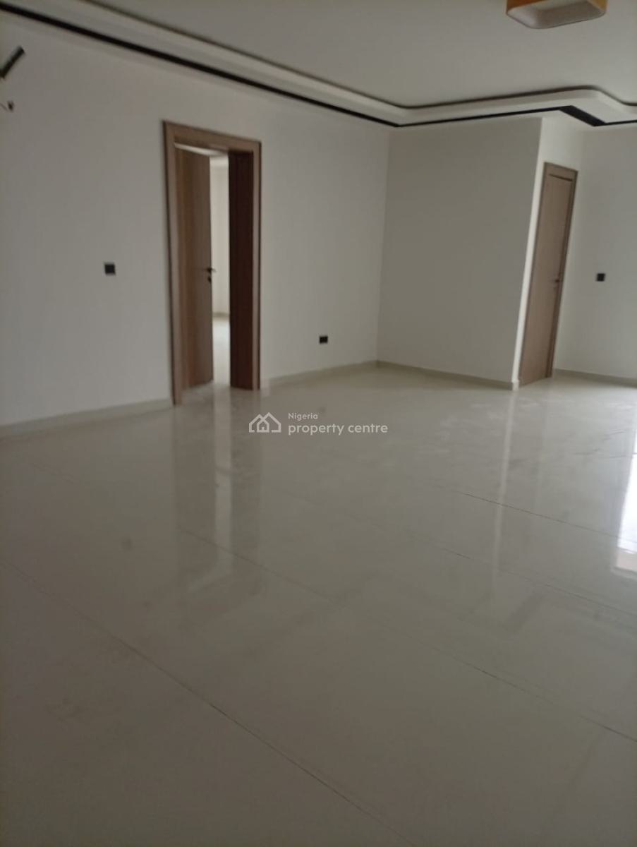 Decently Built 2 Bedroom Apartment, Lekki Phase 1, Lekki, Lagos, Flat / Apartment for Sale