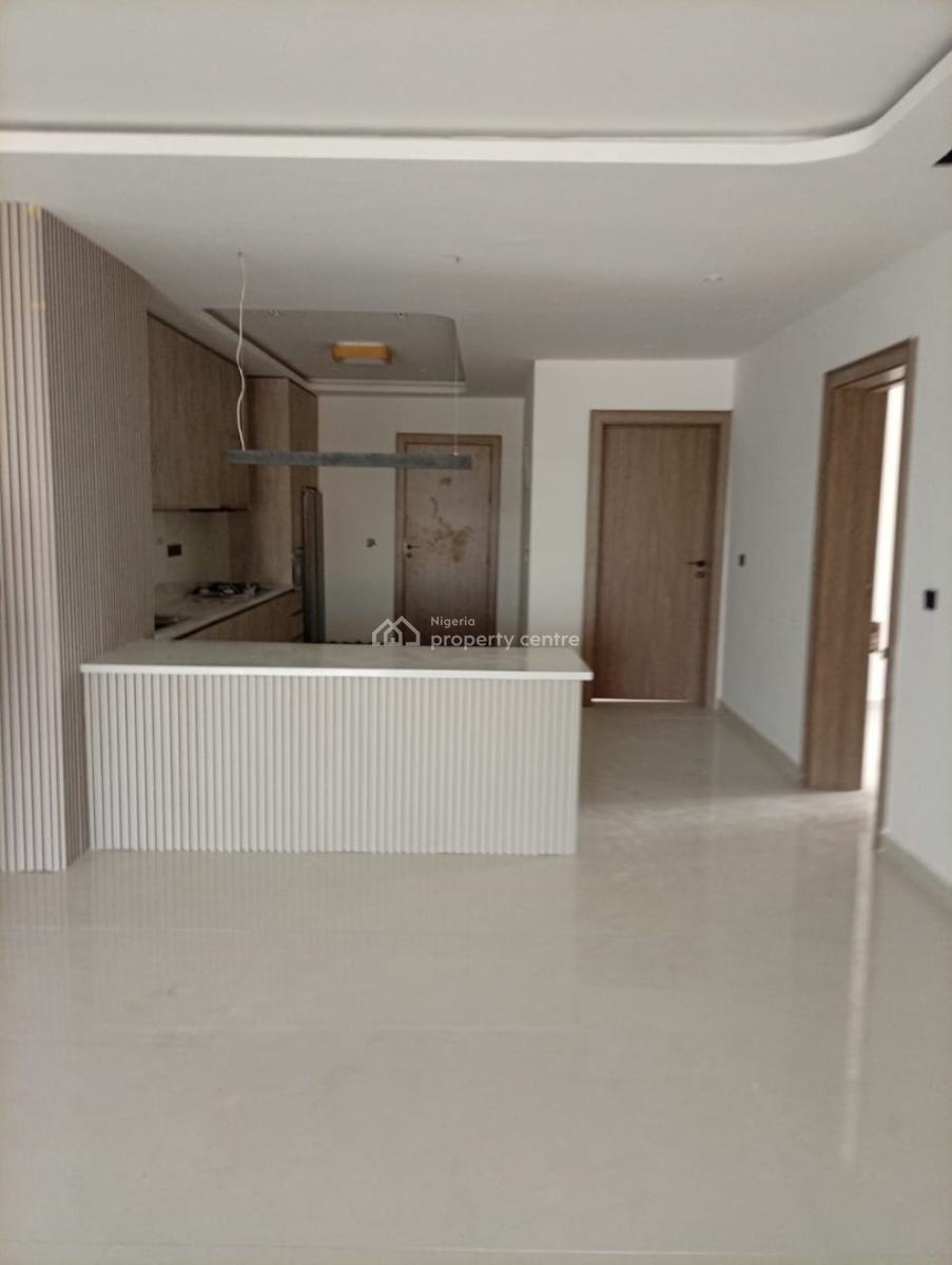 Decently Built 2 Bedroom Apartment, Lekki Phase 1, Lekki, Lagos, Flat / Apartment for Sale