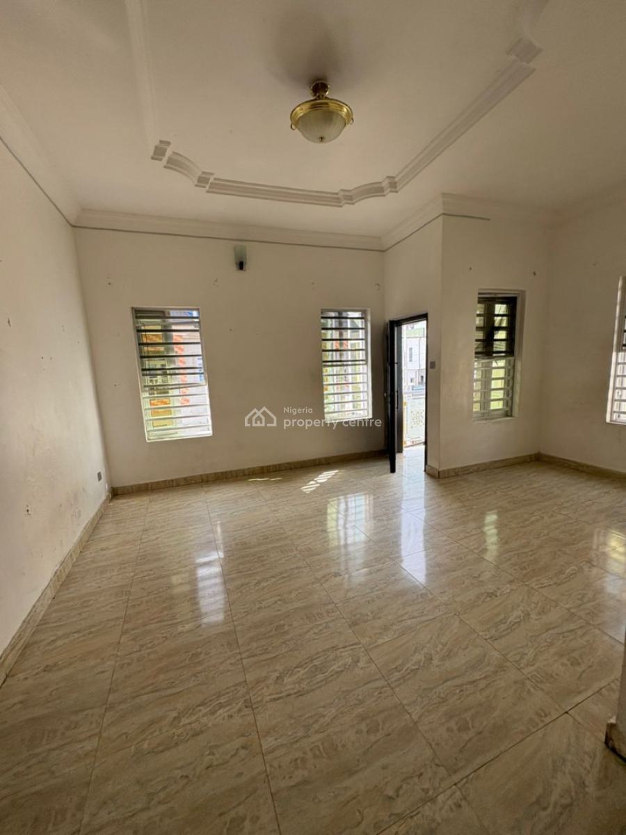 Spacious Master Bedroom Upstairs Shared Apartment, Lekki County Homes, Ikota, Lekki, Lagos, Flat / Apartment for Rent