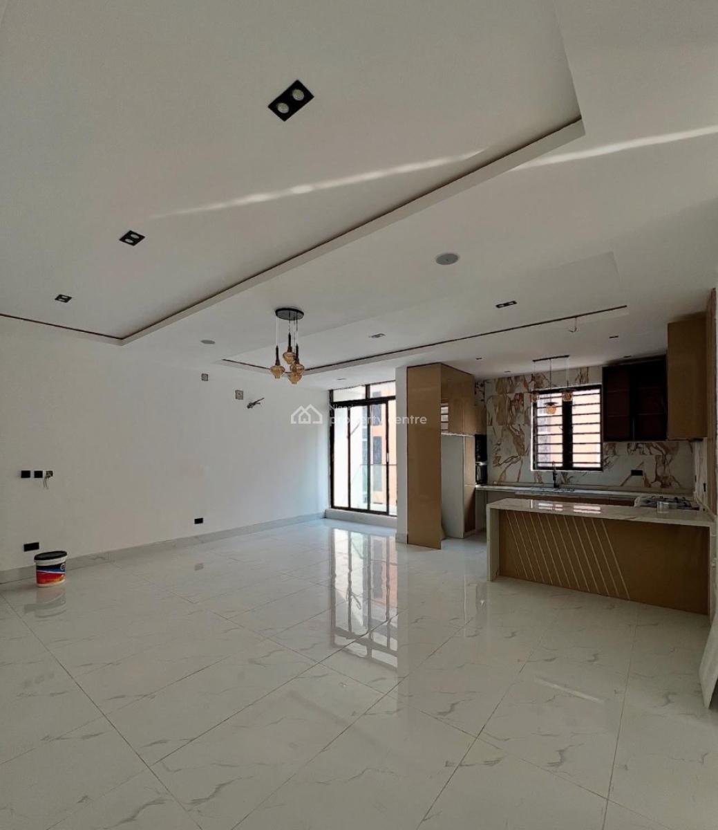 Fully Serviced 2 Bedrooms Apartment, Lekki Phase 1, Lekki, Lagos, Flat / Apartment for Sale