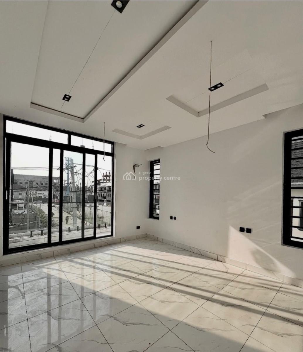 Fully Serviced 2 Bedrooms Apartment, Lekki Phase 1, Lekki, Lagos, Flat / Apartment for Sale