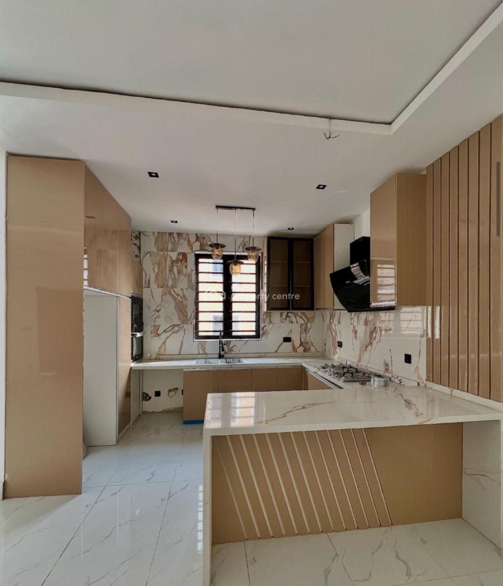 Fully Serviced 2 Bedrooms Apartment, Lekki Phase 1, Lekki, Lagos, Flat / Apartment for Sale