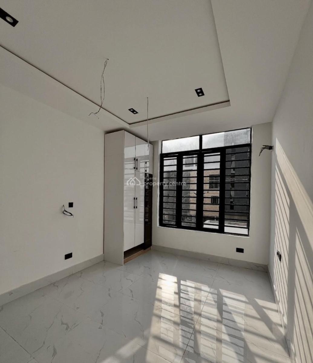 Fully Serviced 2 Bedrooms Apartment, Lekki Phase 1, Lekki, Lagos, Flat / Apartment for Sale