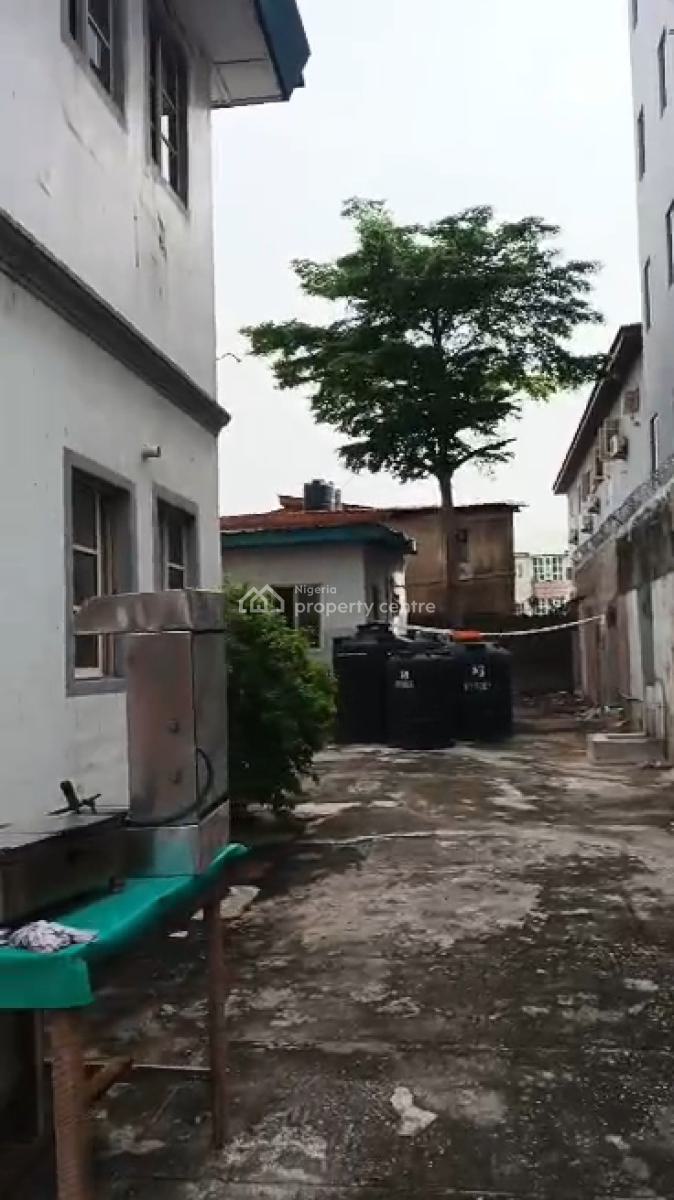 6 Bedroom Office Space with 2 Bedroom Chalets, Alagomeji, Yaba, Lagos, Office Space for Rent