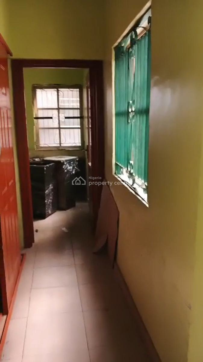 6 Bedroom Office Space with 2 Bedroom Chalets, Alagomeji, Yaba, Lagos, Office Space for Rent