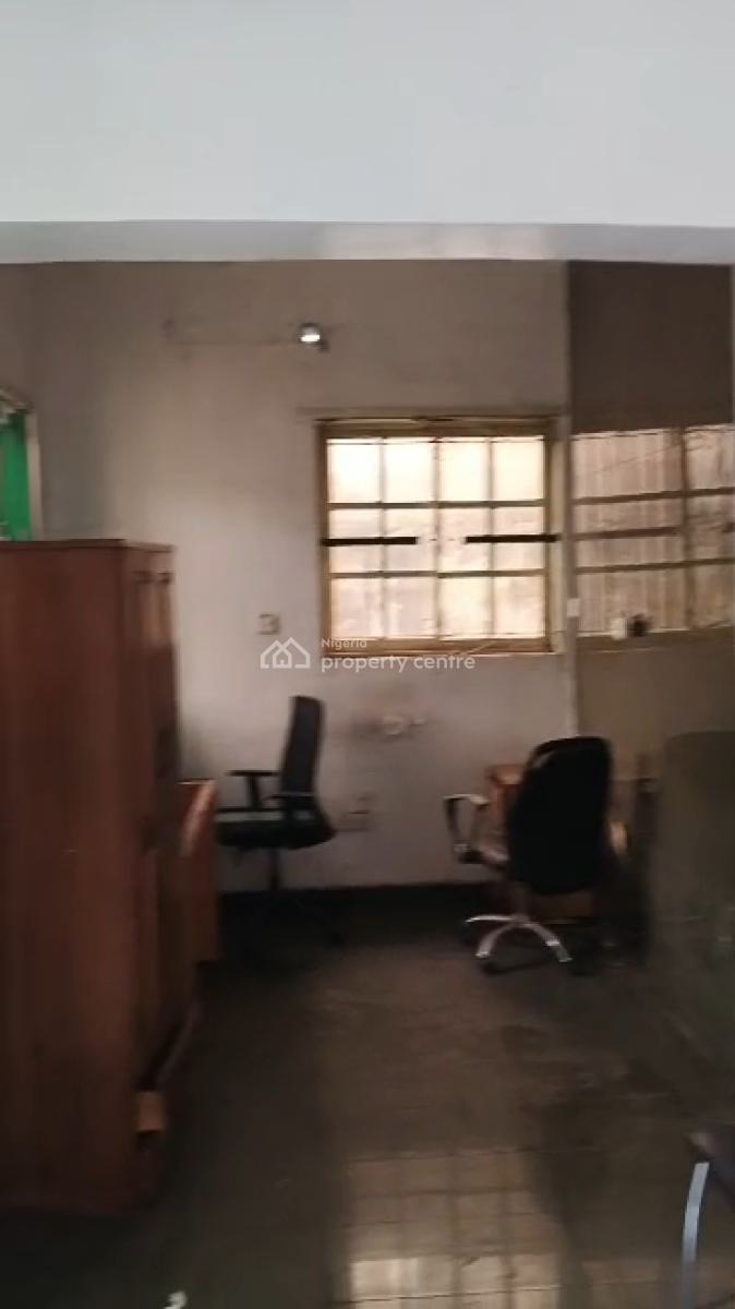 6 Bedroom Office Space with 2 Bedroom Chalets, Alagomeji, Yaba, Lagos, Office Space for Rent