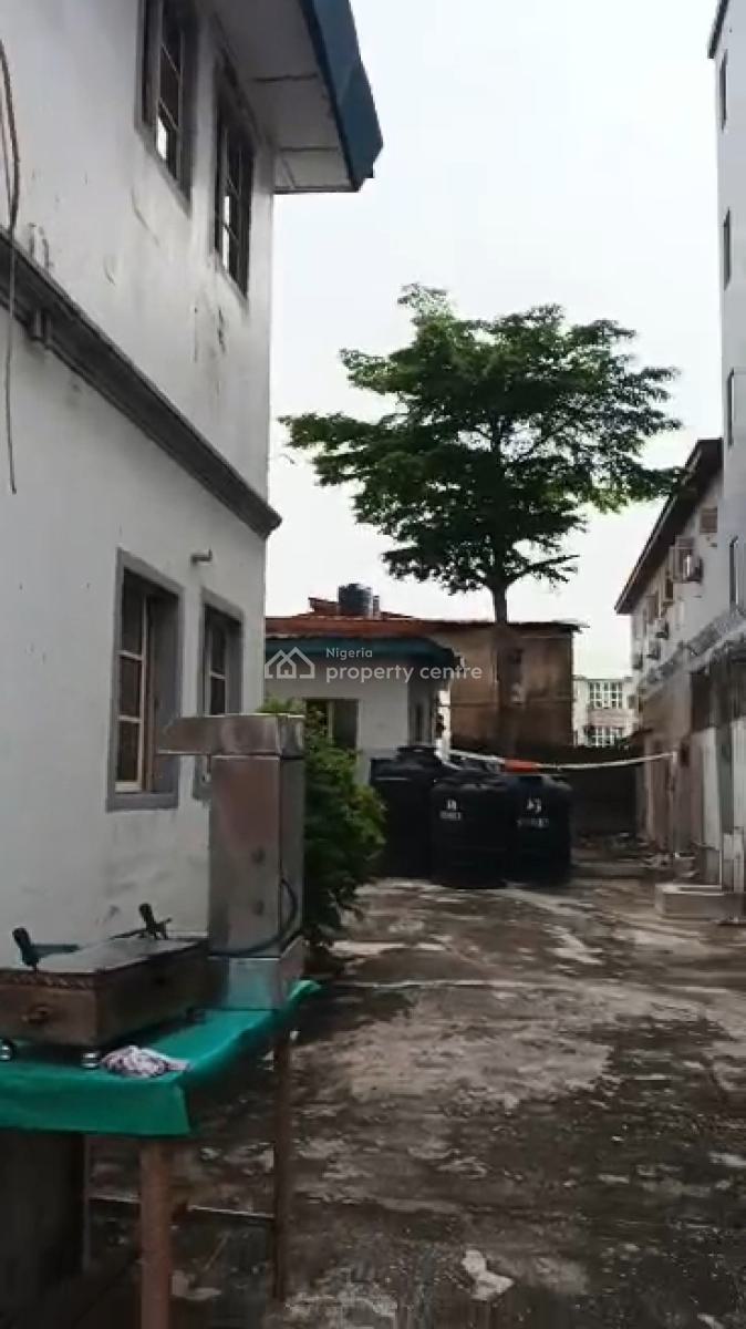 6 Bedroom Office Space with 2 Bedroom Chalets, Alagomeji, Yaba, Lagos, Office Space for Rent