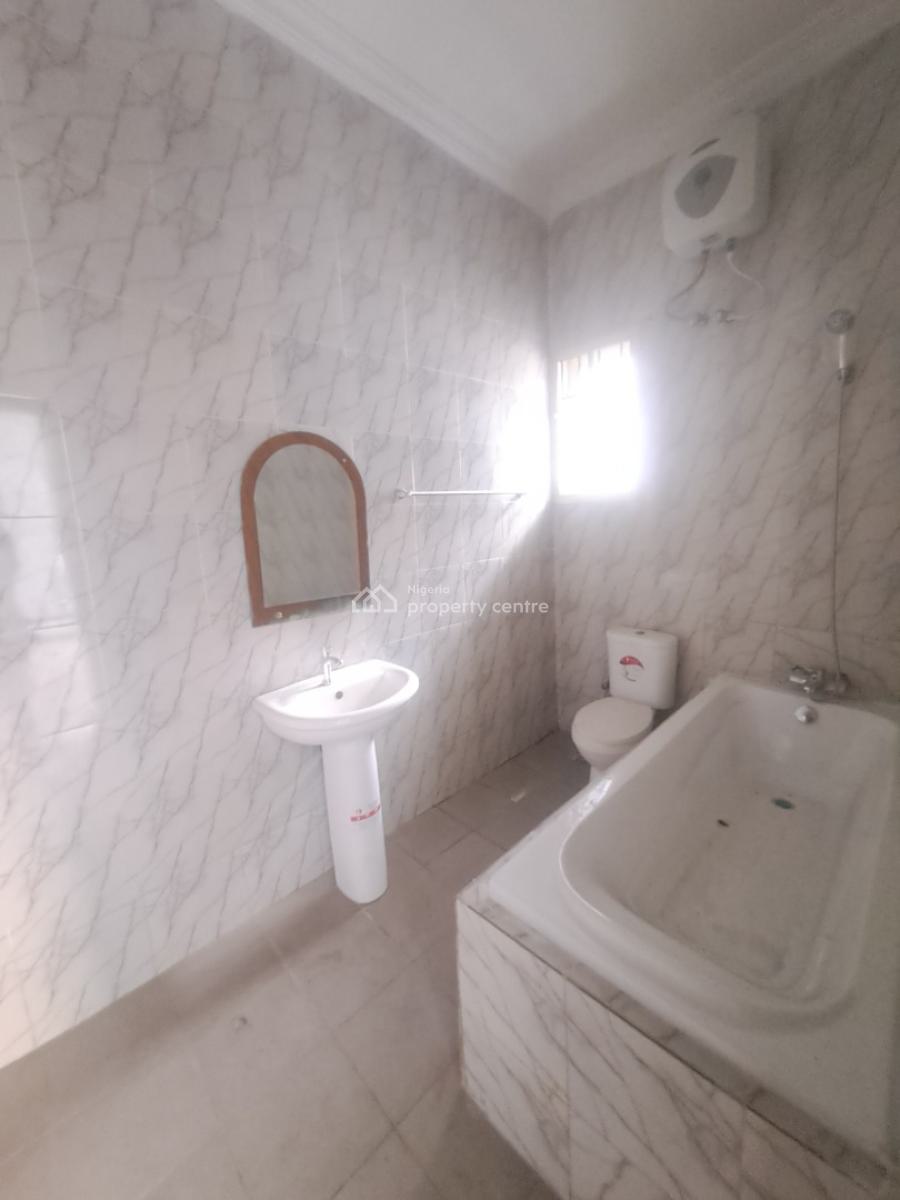 Well Built 2 Bedroom Apartment, Jakande First Gate, Lekki, Lagos, Flat / Apartment for Rent