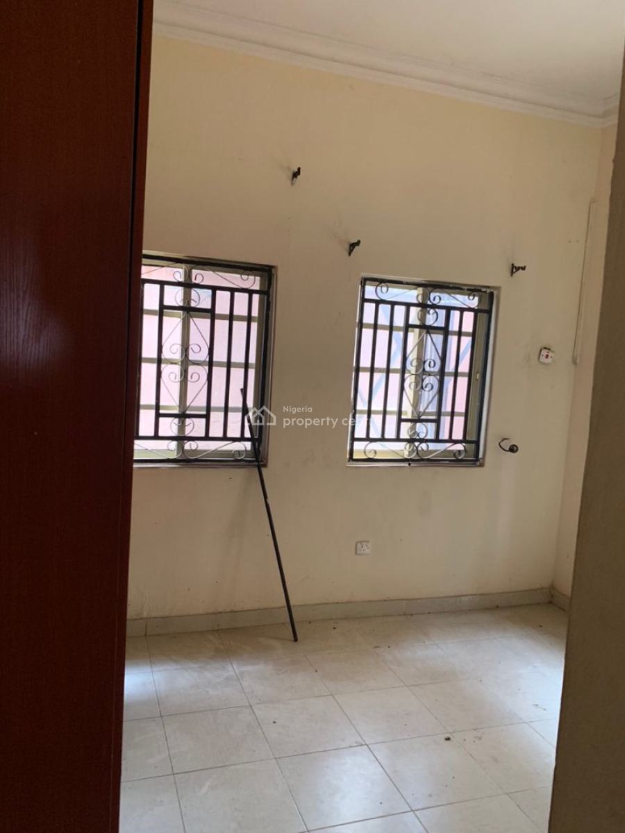 2 Bedroom Flat in a Secured Neighbourhood, Jimoh Shobowale Street, Gra Phase 1, Magodo, Lagos, Flat / Apartment for Rent