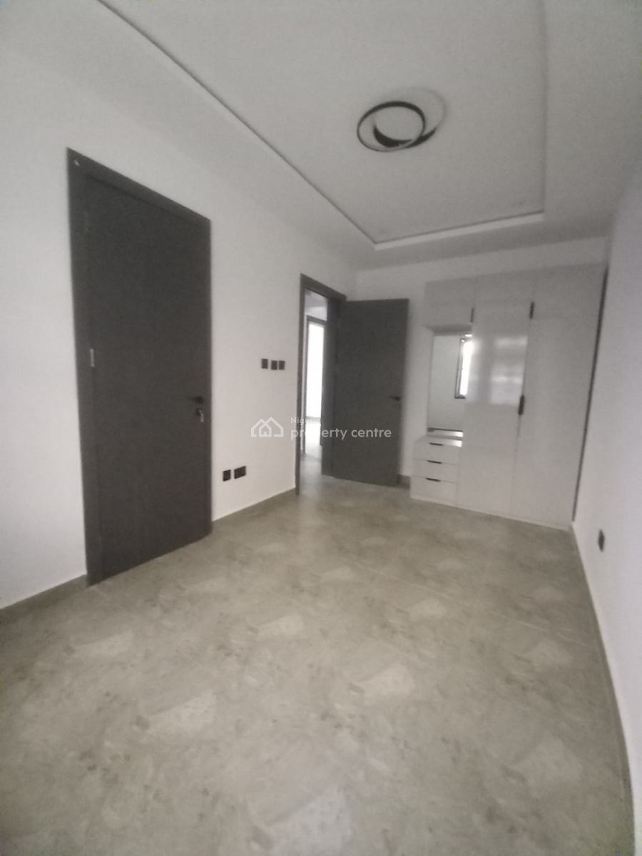 Luxury Specious 3 Bedroom Flat, Monastery Road, Sangotedo, Ajah, Lagos, Flat / Apartment for Rent