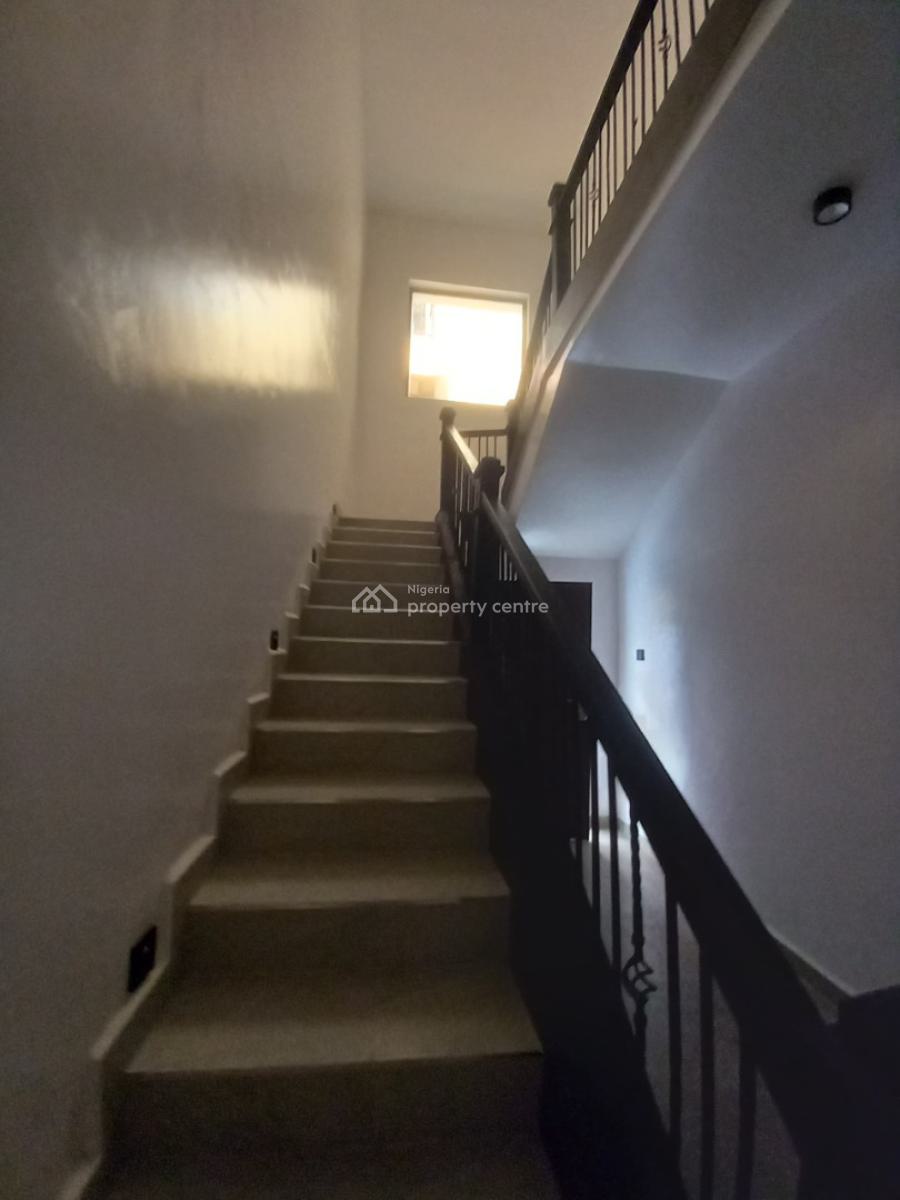Luxury Specious 3 Bedroom Flat, Monastery Road, Sangotedo, Ajah, Lagos, Flat / Apartment for Rent