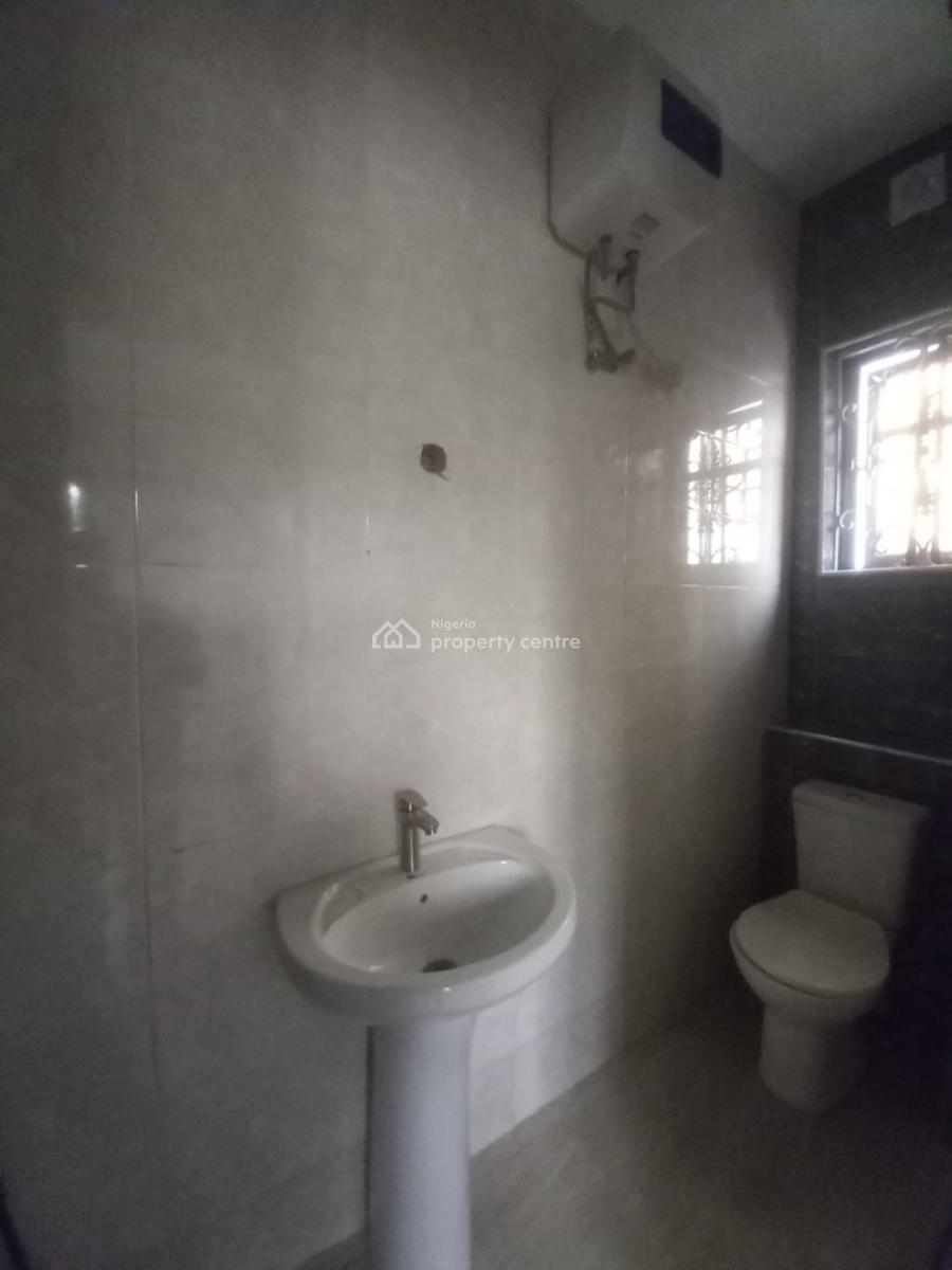 Luxury Specious 3 Bedroom Flat, Monastery Road, Sangotedo, Ajah, Lagos, Flat / Apartment for Rent