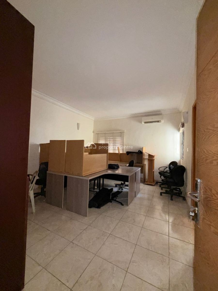 a Well Maintained, Self Serviced 5 Bedroom Semi Detached House with Bq, Lekki (folashade Awe Street), Lekki Phase 1, Lekki, Lagos, Detached Duplex for Rent