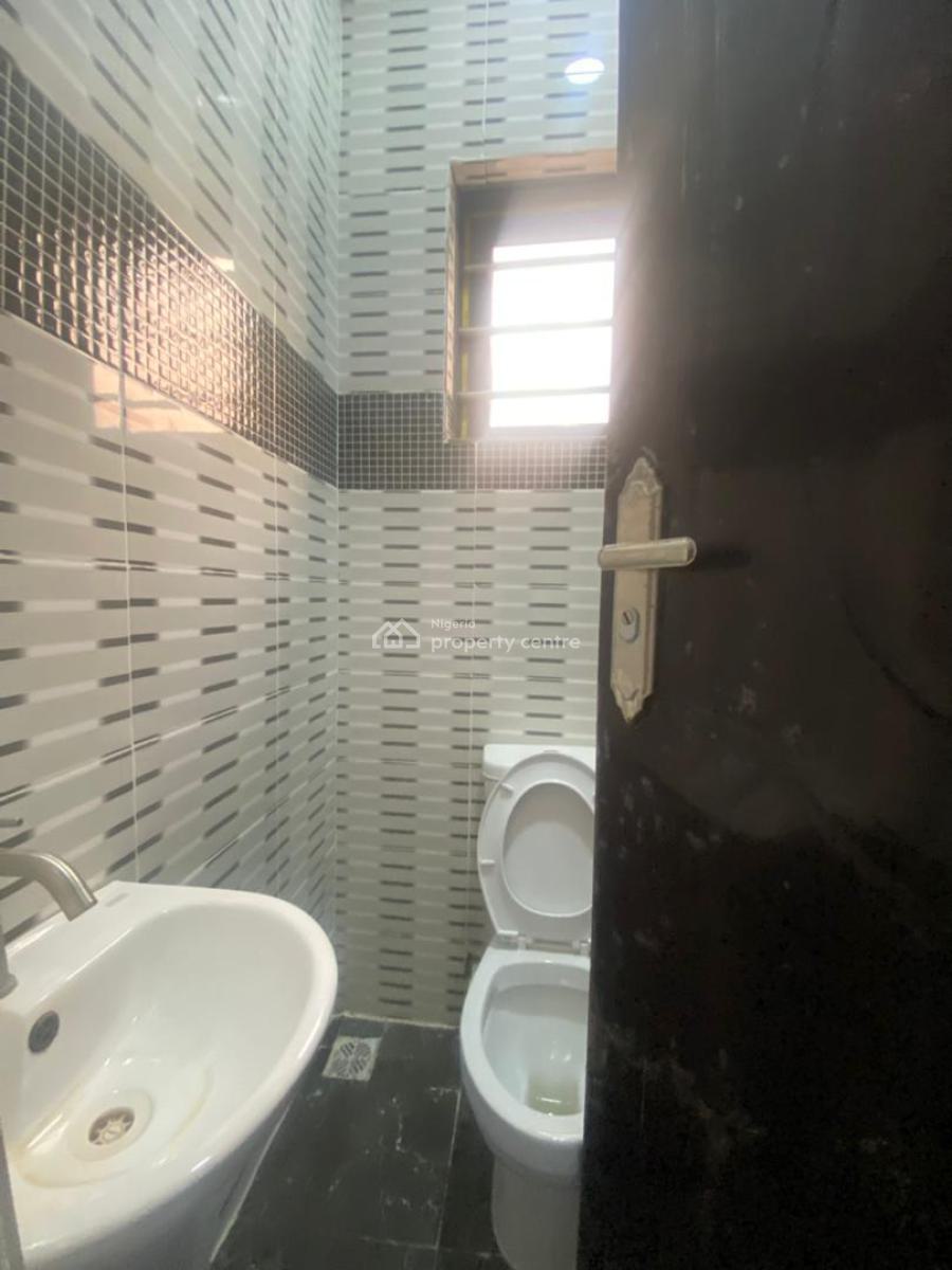 Very Spacious and Sharp 2 Bedroom Apartment, United Estate, Sangotedo, Ajah, Lagos, Flat / Apartment for Rent