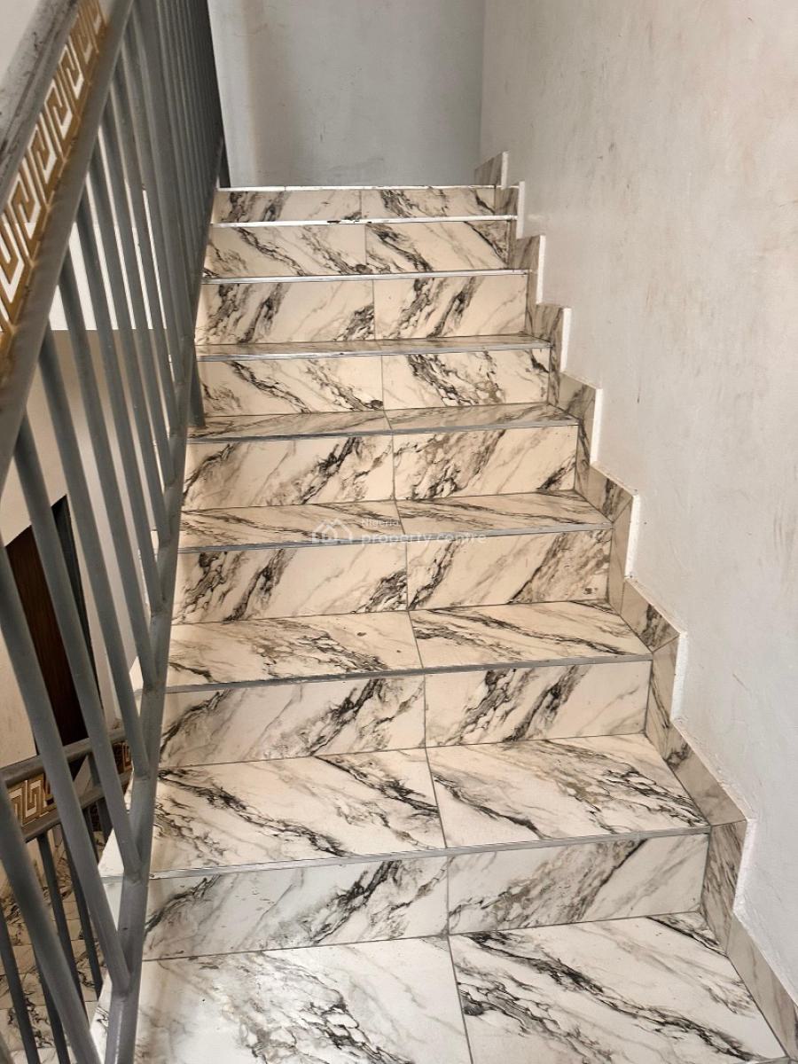 Partially Serviced Lovely 2 Bedrooms Flat Upstairs with Bq, Phase One Lekki, Lekki Phase 1, Lekki, Lagos, Flat / Apartment for Rent