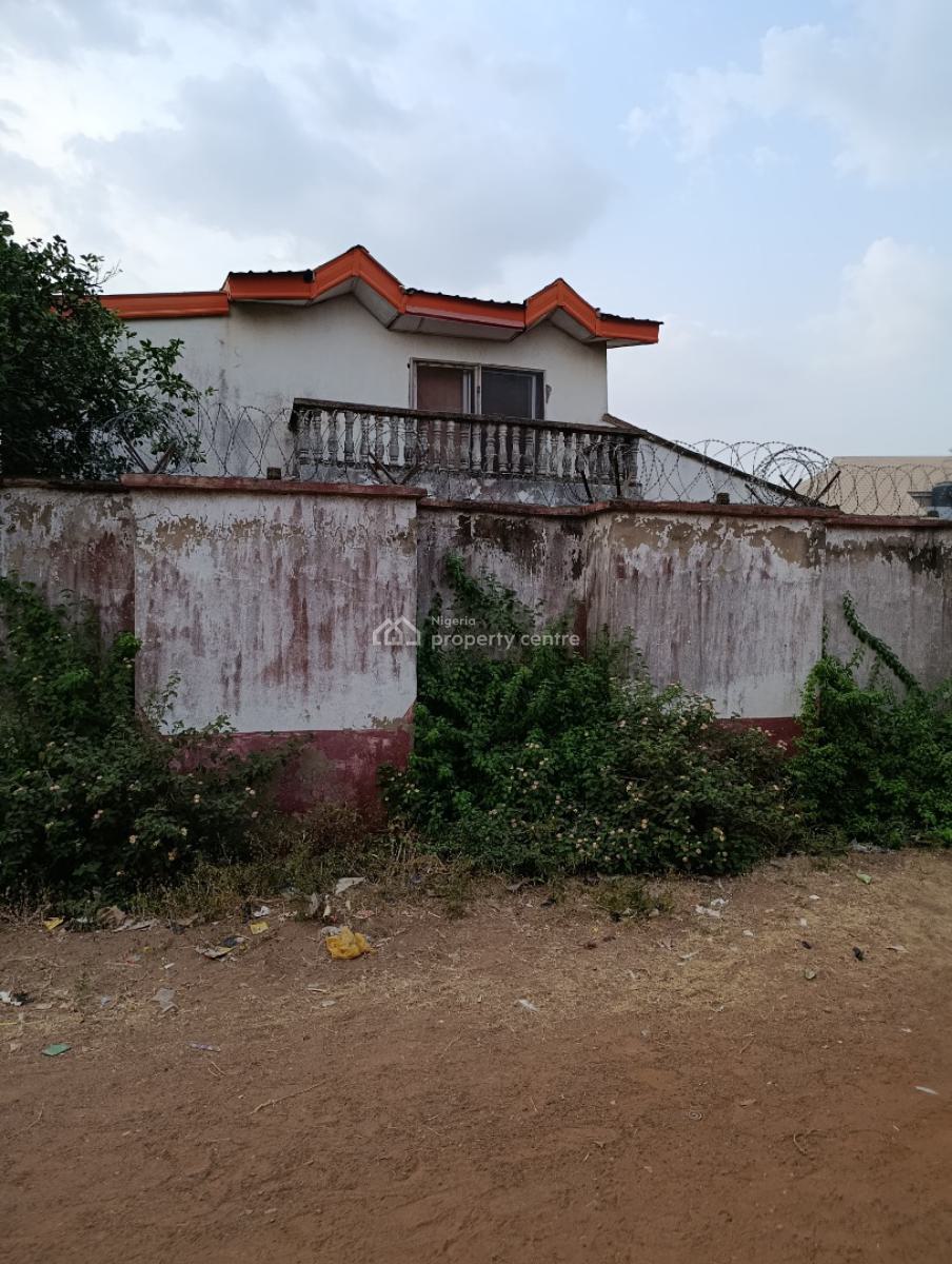 4 Bedroom Bungalow with a Room Penthouse on 2 Plots of Land, Sarumi, International Airport Area, Alakia, Ibadan, Oyo, Detached Bungalow for Sale