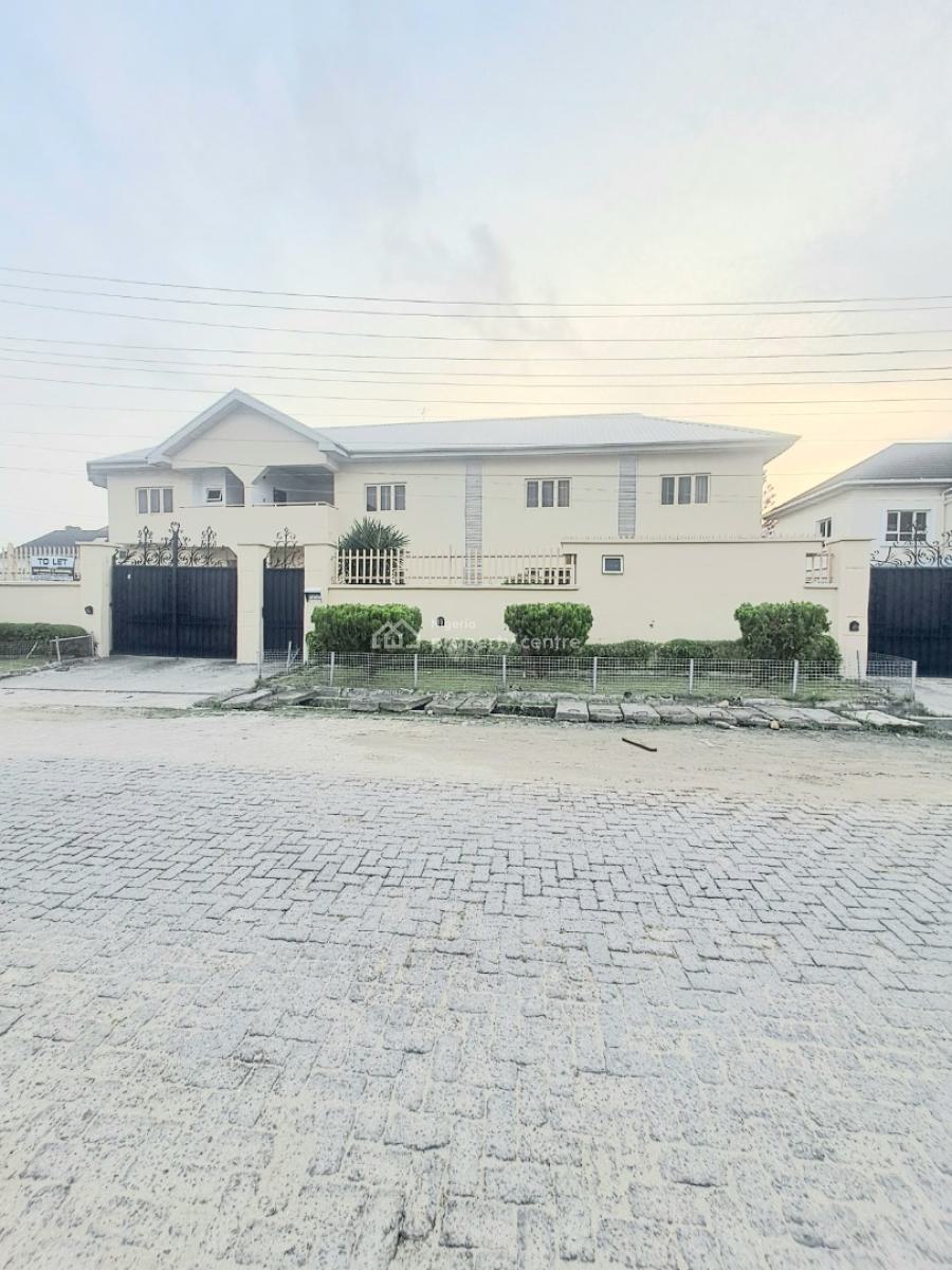 Well Built 3 Bedroom Apartment with Bq, Acs and Washing Machine, Lekki Phase 1, Lekki, Lagos, Flat / Apartment for Rent