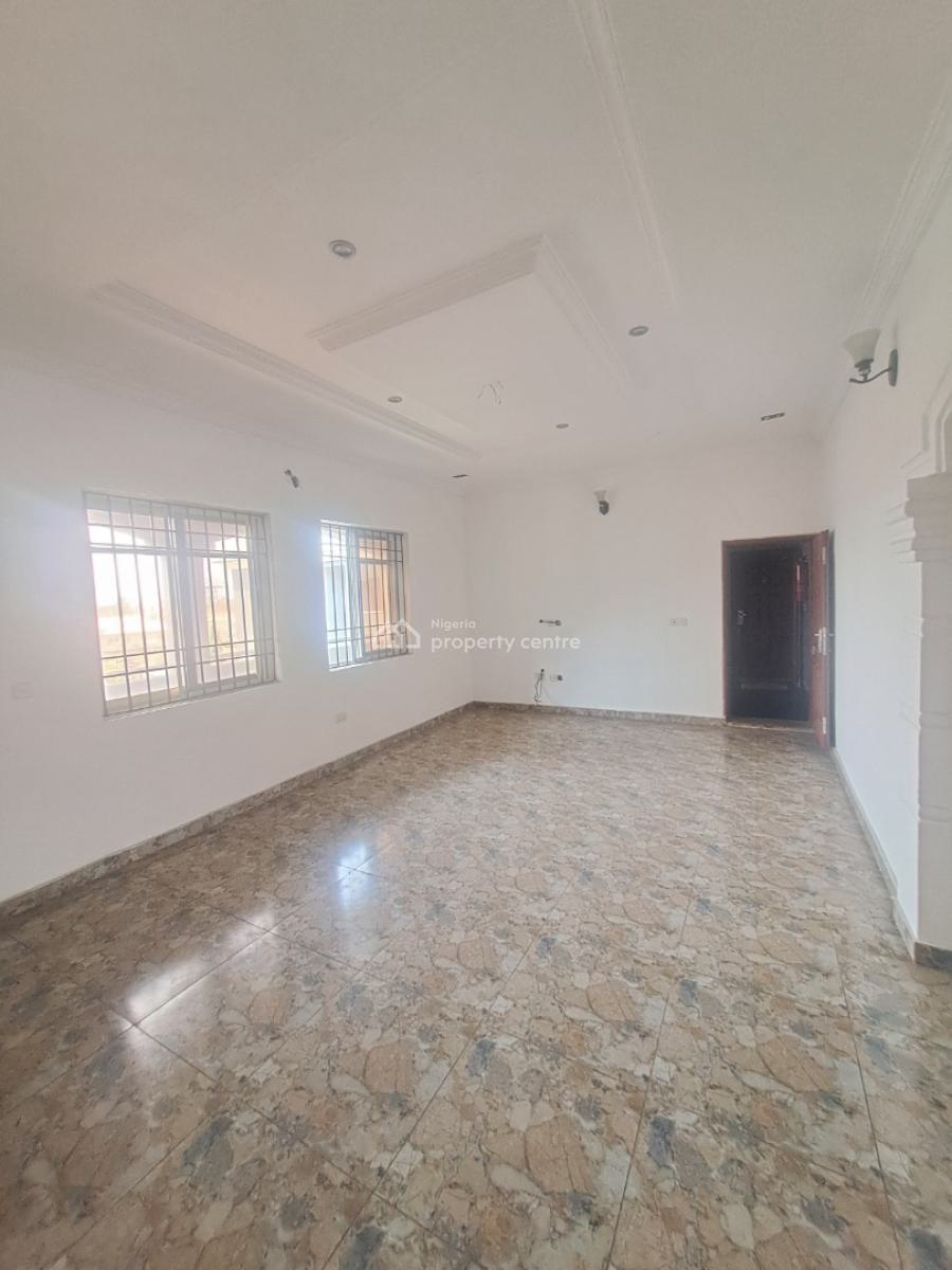 Well Built Serviced 2 Bedroom Apartment, Jakande First Gate, Lekki, Lagos, Flat / Apartment for Rent