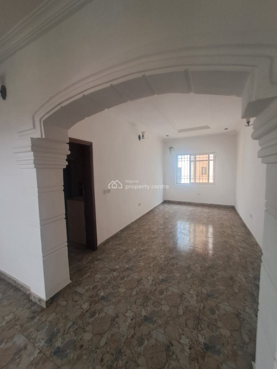 Well Built Serviced 2 Bedroom Apartment, Jakande First Gate, Lekki, Lagos, Flat / Apartment for Rent