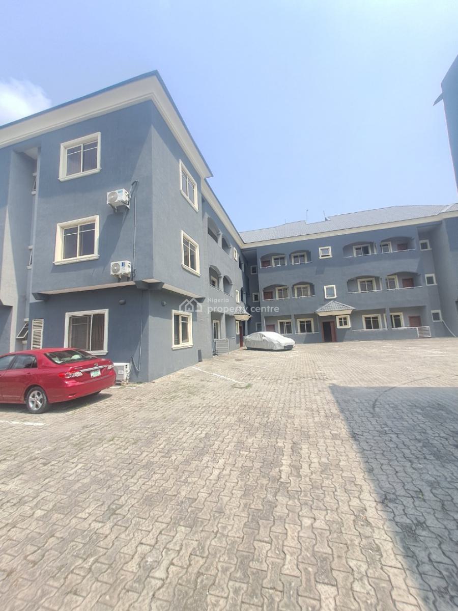 Well Built Serviced 2 Bedroom Apartment, Jakande First Gate, Lekki, Lagos, Flat / Apartment for Rent