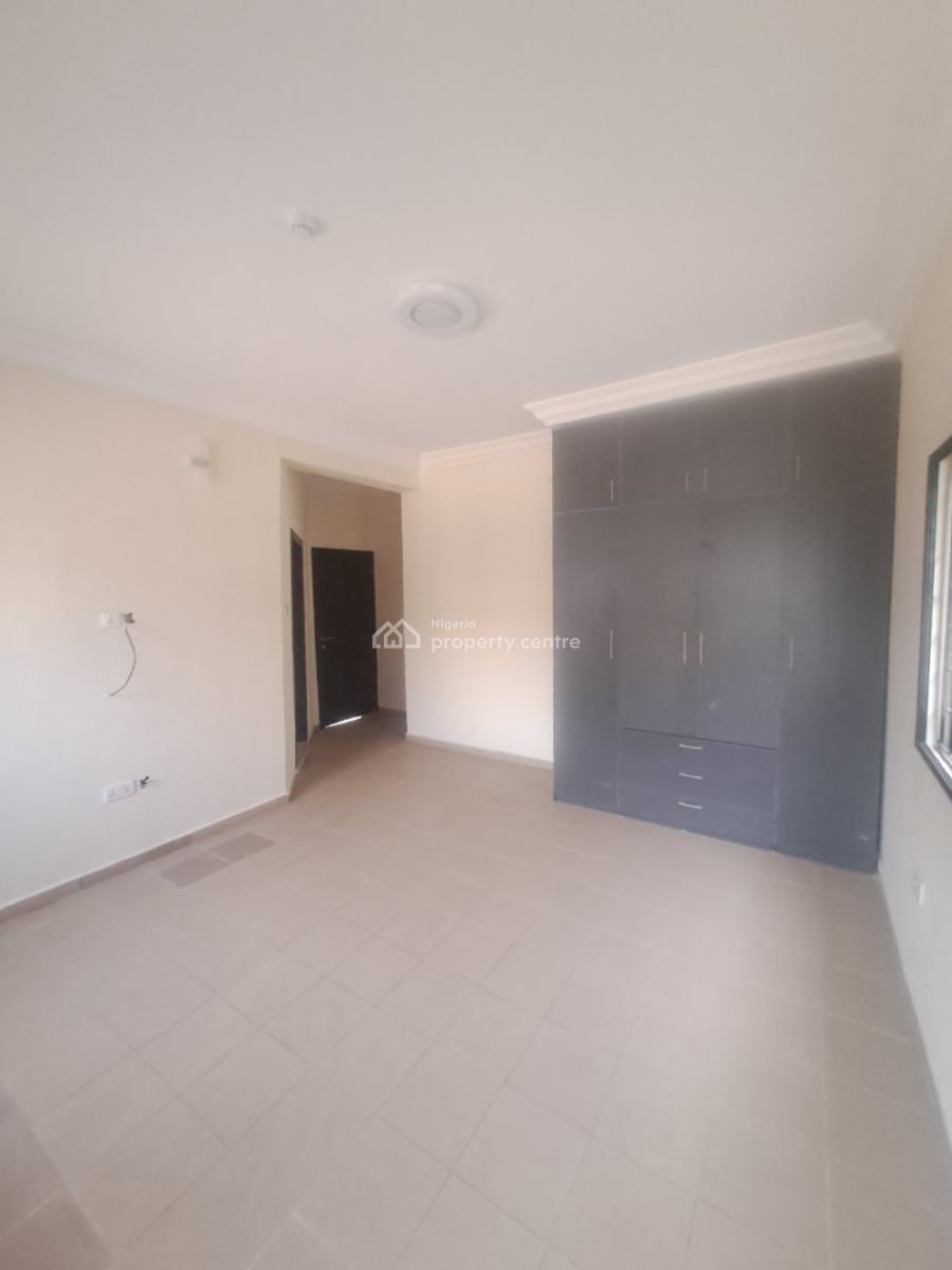 Well Built 3 Bedroom Apartment with Bq, Acs, Pool and Elevator, Lekki Phase 1, Lekki, Lagos, Flat / Apartment for Rent