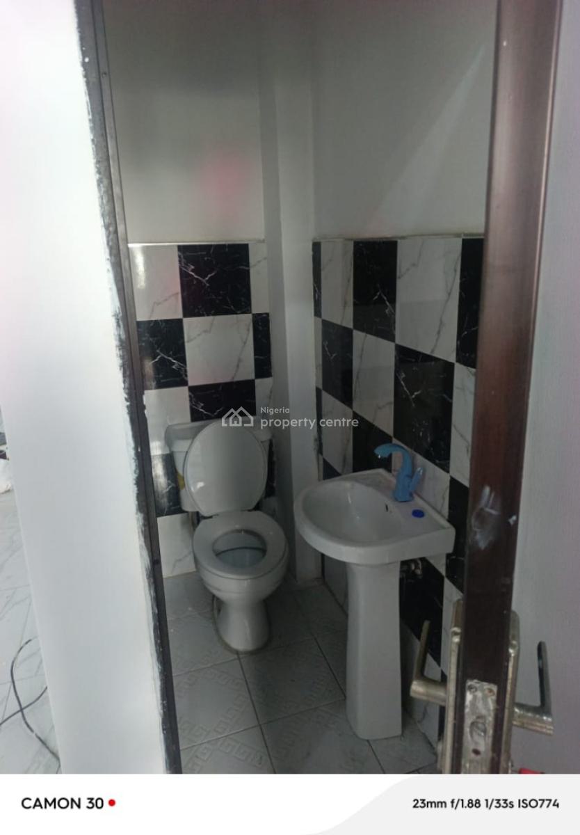 Beautiful 3 Bedroom Apartment, Second Toll Gate, Lekki, Lagos, Flat / Apartment for Rent