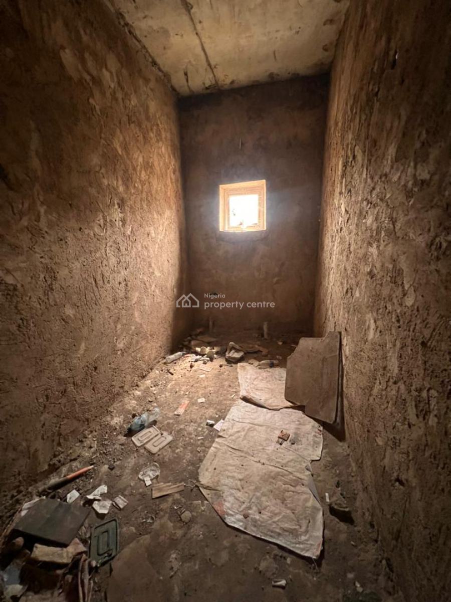 Spacious 3 Beds Apartment  Semi-finished, Dakibiyu, Wuye, Abuja, Flat / Apartment for Sale