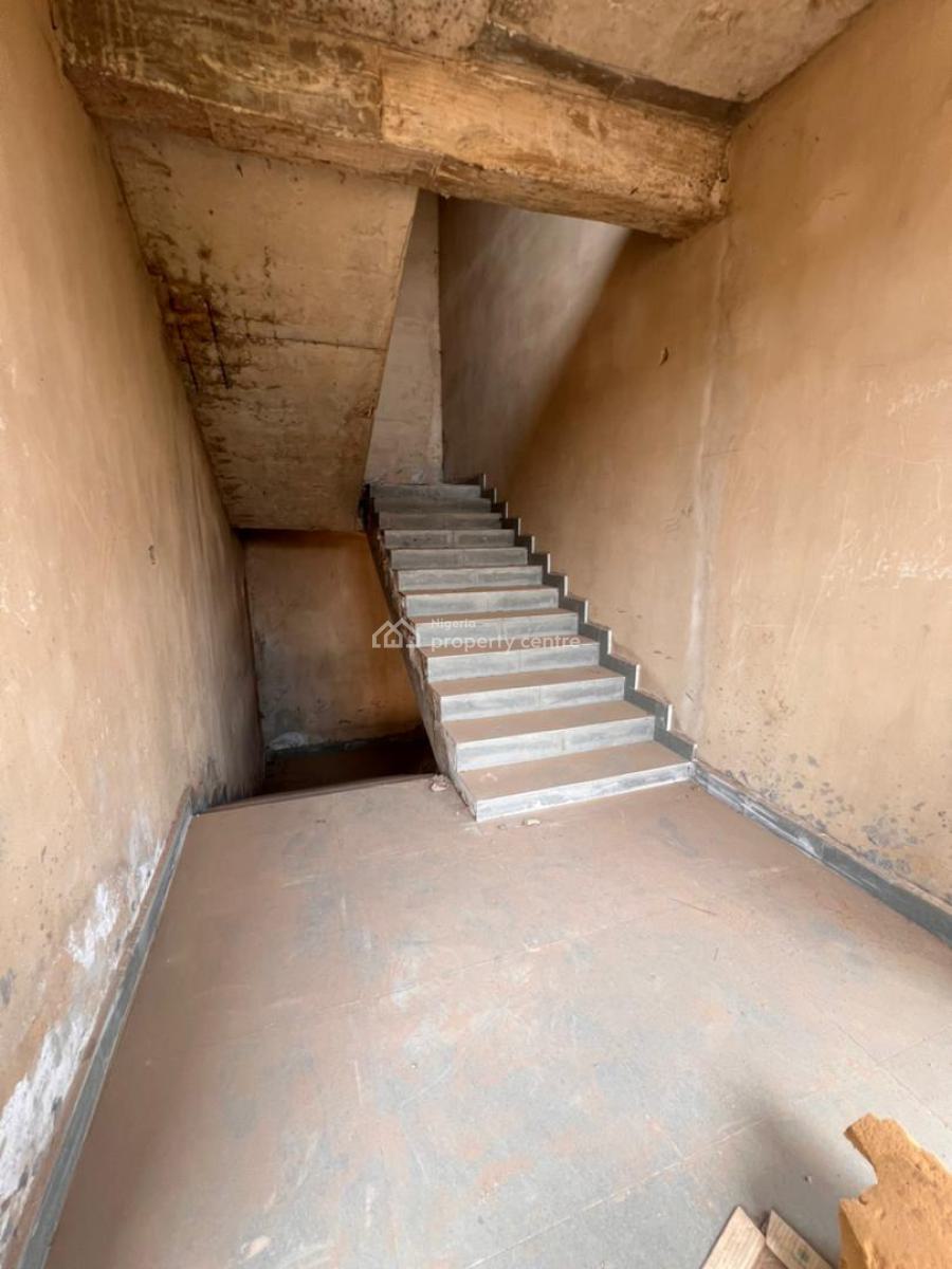 Spacious 3 Beds Apartment  Semi-finished, Dakibiyu, Wuye, Abuja, Flat / Apartment for Sale