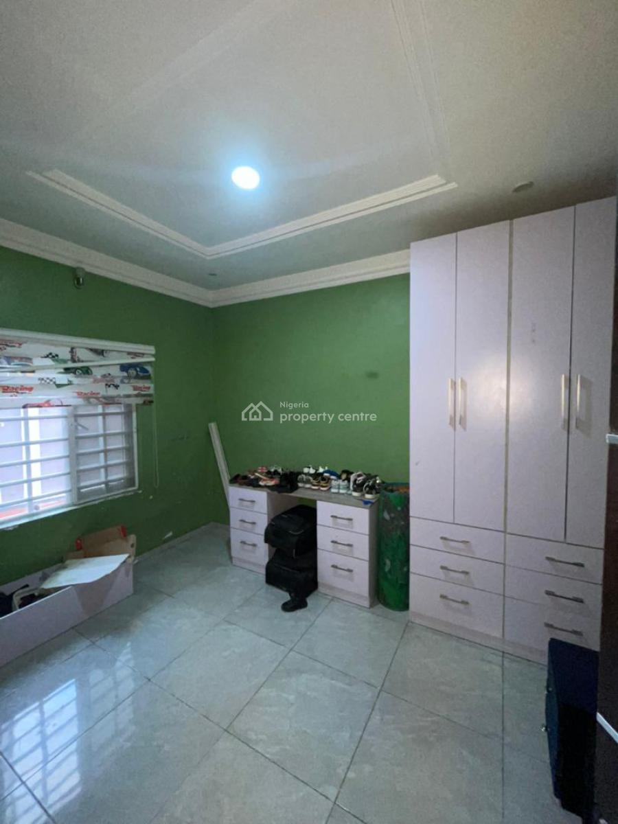Sharp 3 Bed Room Bungalow Alone in Compound, Ogombo, Ogombo, Ajah, Lagos, Flat / Apartment for Rent