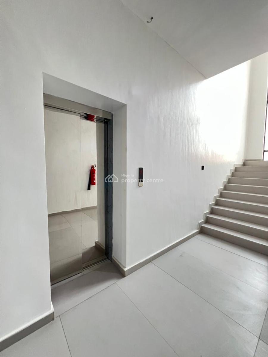 Luxurious 2 Bedroom Apartment with Gym, Elevator and Swimming Pool, Lekki, Lekki Phase 1, Lekki, Lagos, Block of Flats for Sale