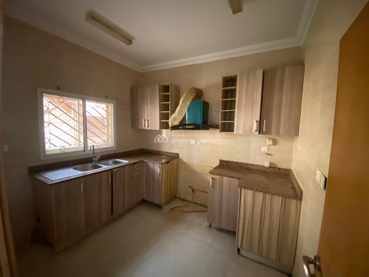 Well Maintained 4 Bedroom Terrace Duplex, Osapa, Lekki, Lagos, Terraced Duplex for Rent