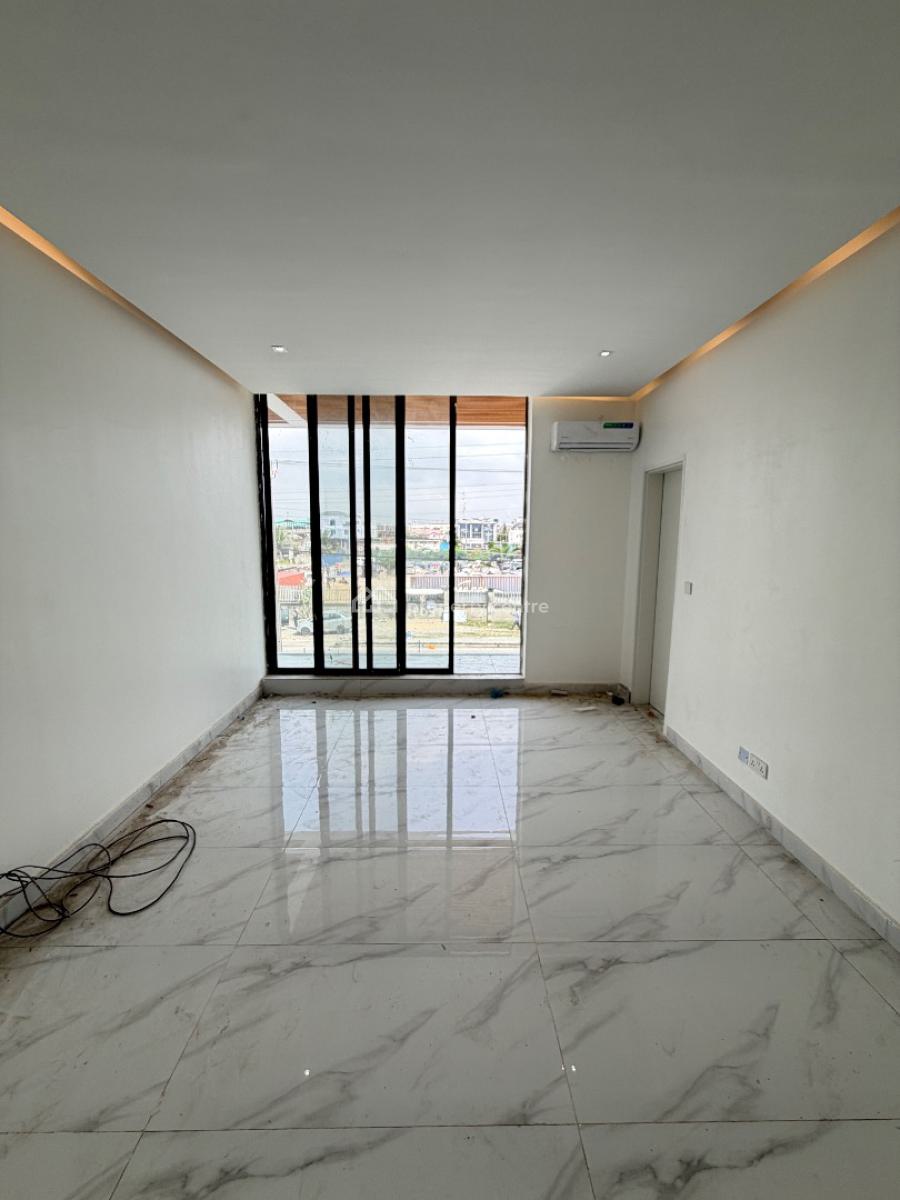 Spacious 2bedroom Flat with Swimming Pool and Gym, Lekki Phase 1, Lekki, Lagos, Block of Flats for Sale