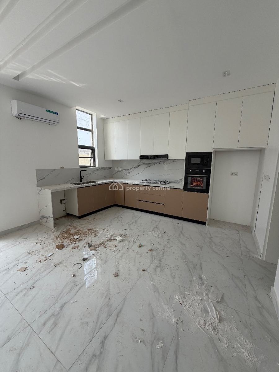 Spacious 2bedroom Flat with Swimming Pool and Gym, Lekki Phase 1, Lekki, Lagos, Block of Flats for Sale