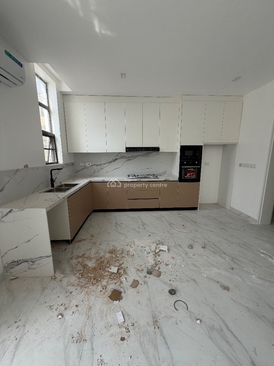 Spacious 2bedroom Flat with Swimming Pool and Gym, Lekki Phase 1, Lekki, Lagos, Block of Flats for Sale