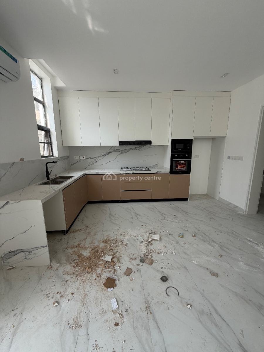 Spacious 2bedroom Flat with Swimming Pool and Gym, Lekki Phase 1, Lekki, Lagos, Block of Flats for Sale