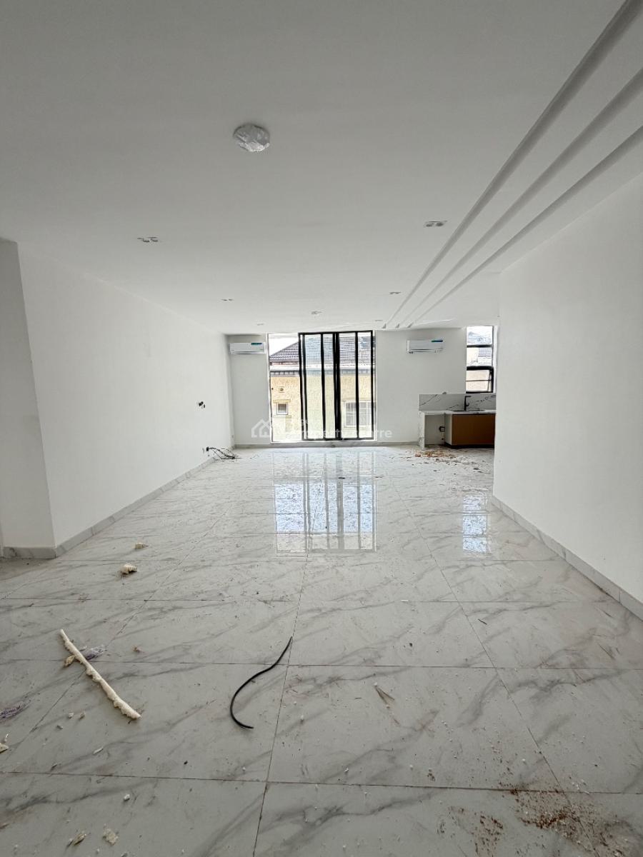 Spacious 2bedroom Flat with Swimming Pool and Gym, Lekki Phase 1, Lekki, Lagos, Block of Flats for Sale