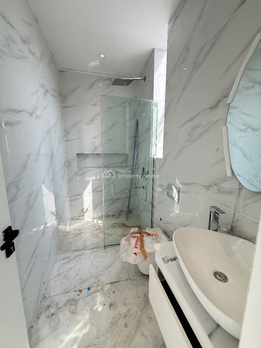 Spacious 2bedroom Flat with Swimming Pool and Gym, Lekki Phase 1, Lekki, Lagos, Block of Flats for Sale