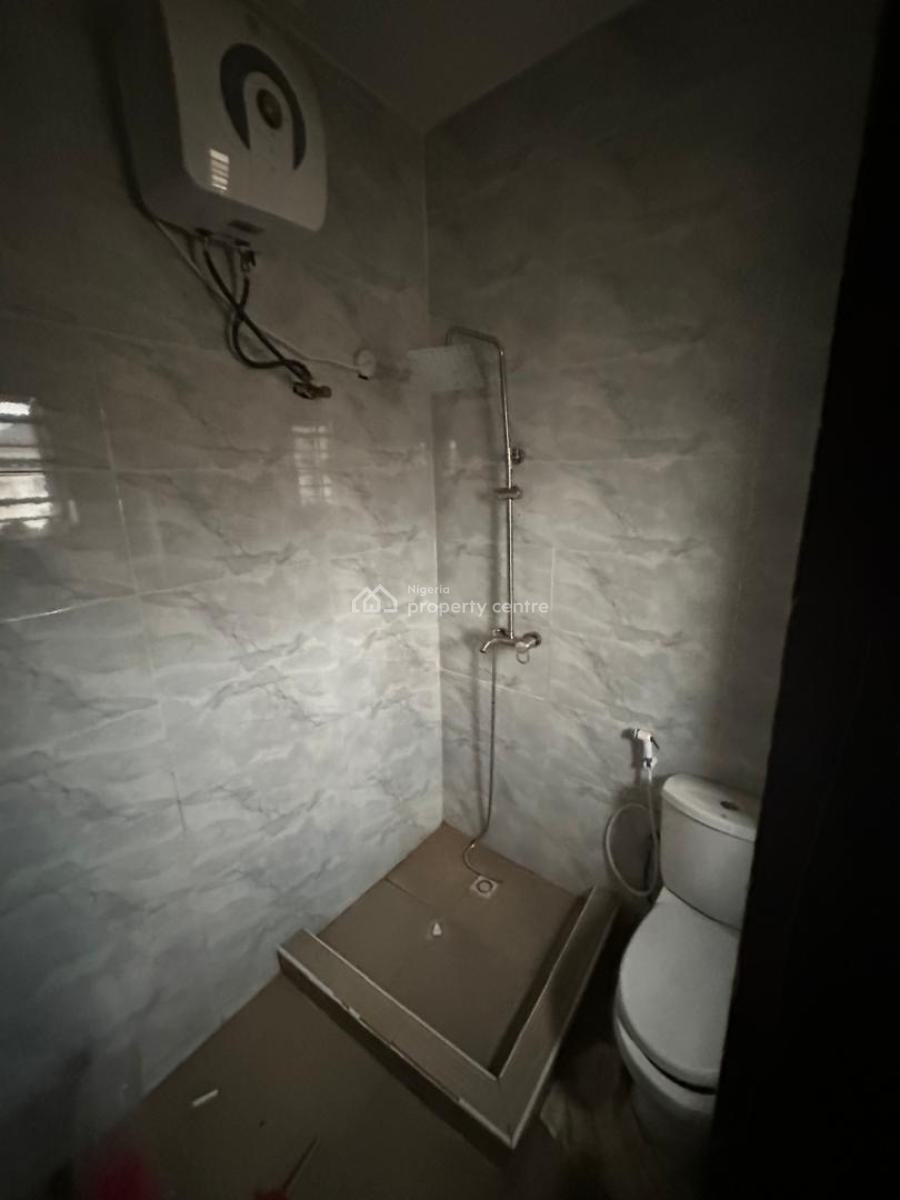 a Clean 3 Bedroom Apartment in a Good Location, Around Zartech, Wuye, Abuja, Flat / Apartment for Rent