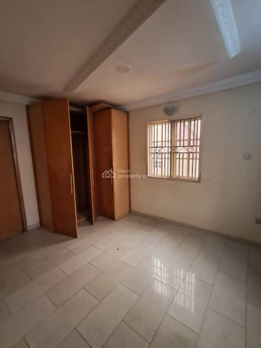 3 Bedroom Flat, Gra Phase 2, Magodo, Lagos, Flat / Apartment for Rent