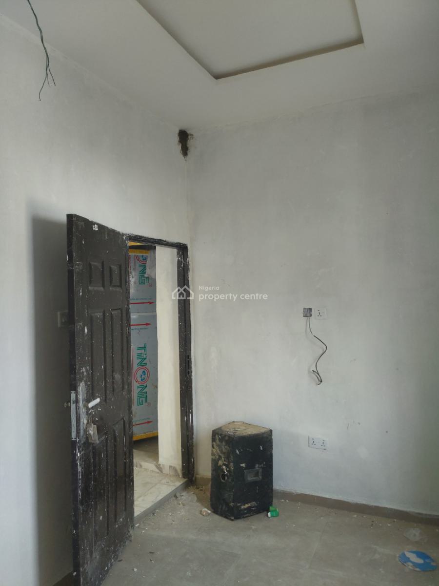 1 Bedroom Mini Flat, Omole Phase 2, Ikeja, Lagos, Mini Flat (room and Parlour) for Rent