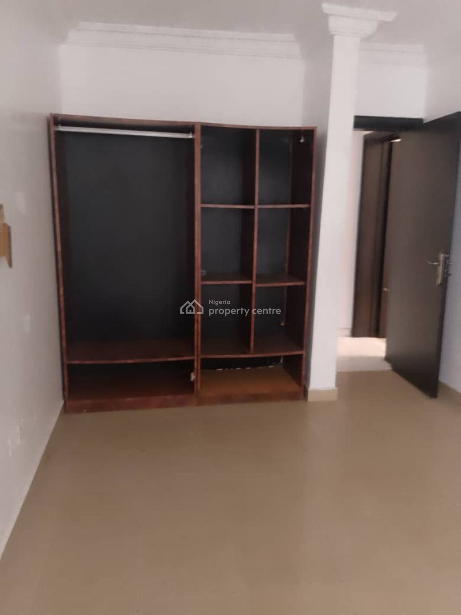 Well Maintained 3 Bedroom Apartment, Off Admiralty Way, Lekki Phase 1, Lekki, Lagos, Flat / Apartment for Rent
