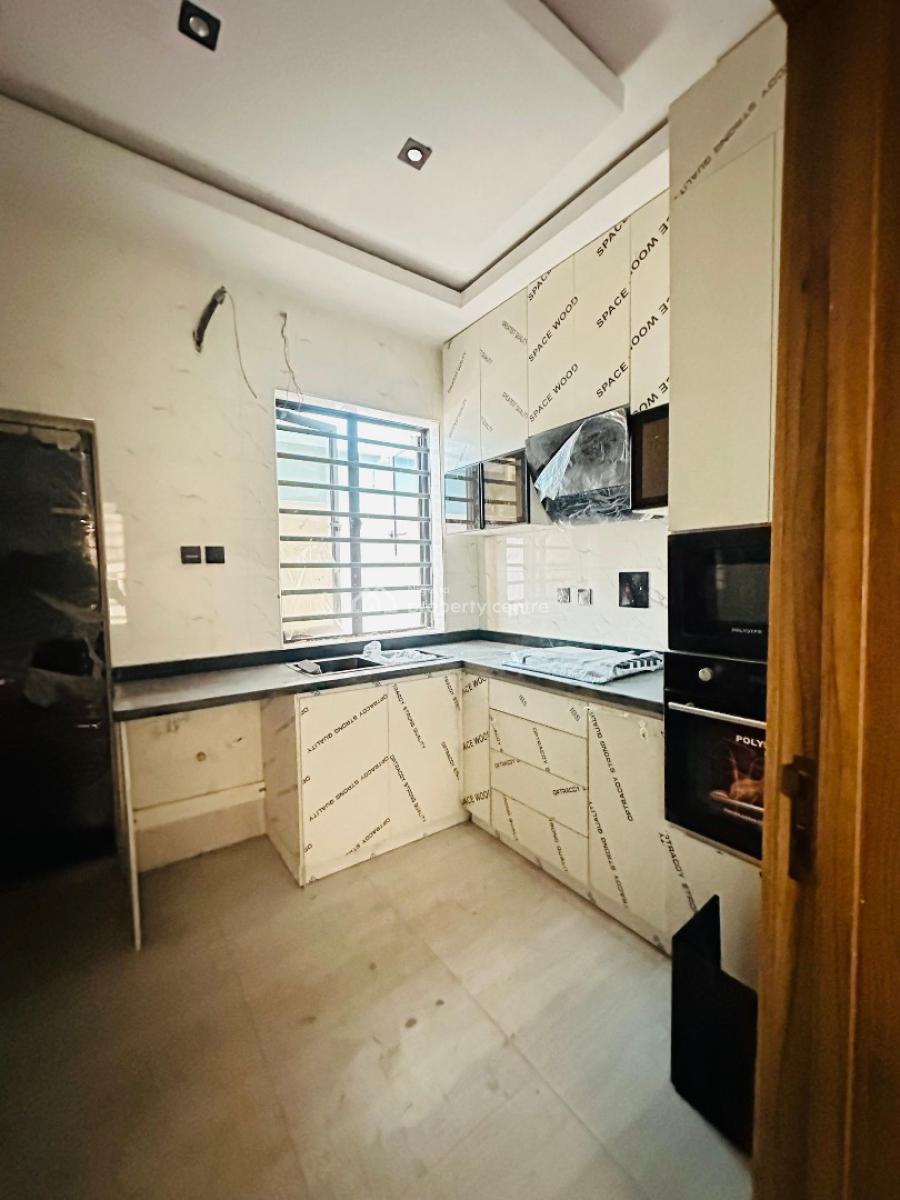 Spacious 4 Bedroom Fully Detached Duplex with Bq, Magodo, Lagos, Detached Duplex for Sale