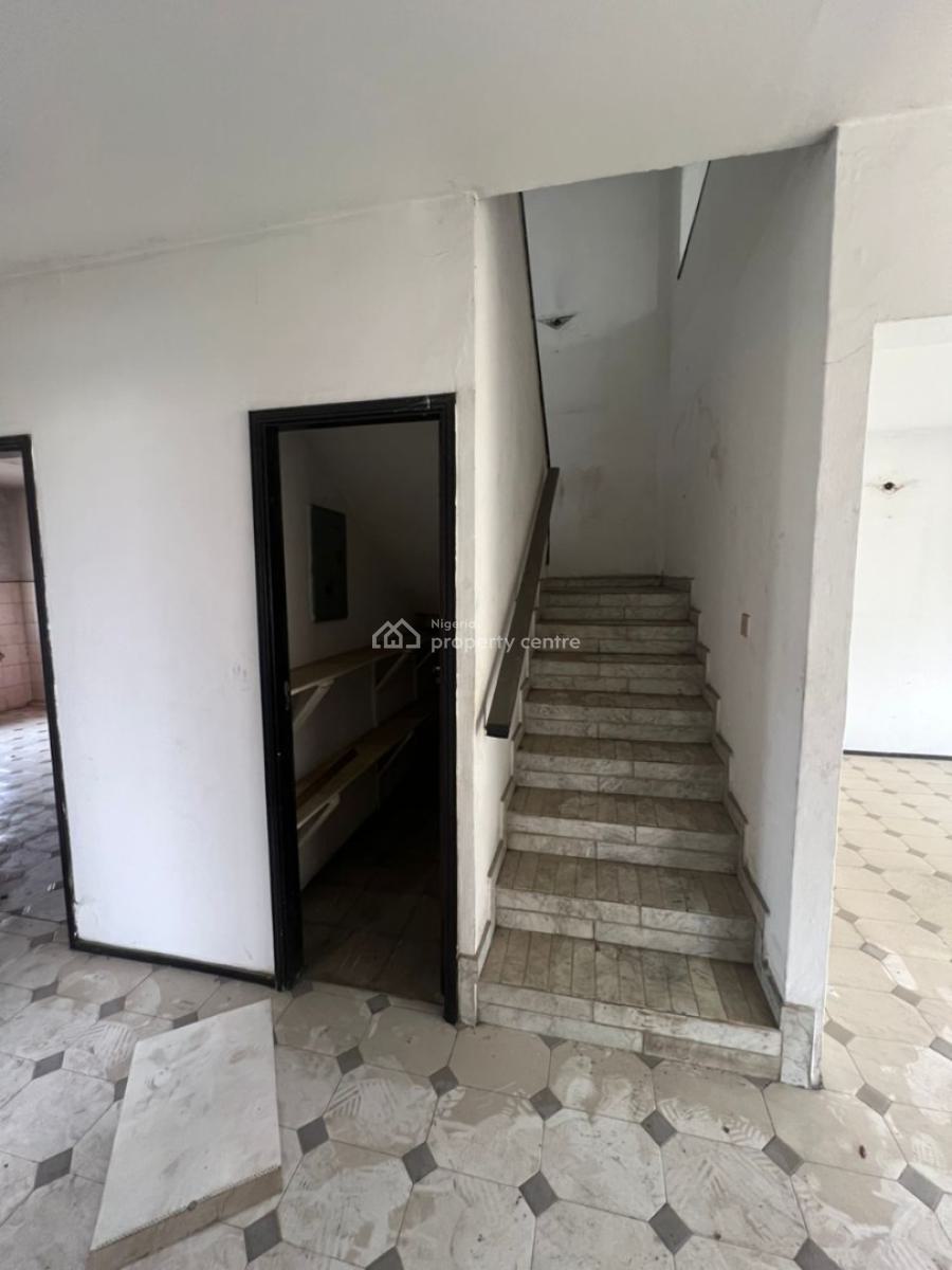 4 Bedrooms Semi-detached House, Danny Estate, Adekunle, Yaba, Lagos, Semi-detached Duplex for Sale