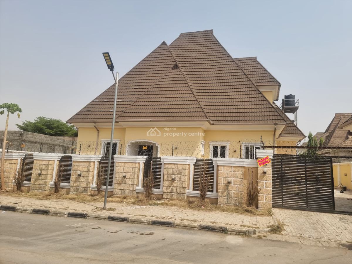 4 Bedroom Penthouse and 2 Self Contain Bq, Lugbe District, Abuja, Terraced Bungalow for Rent