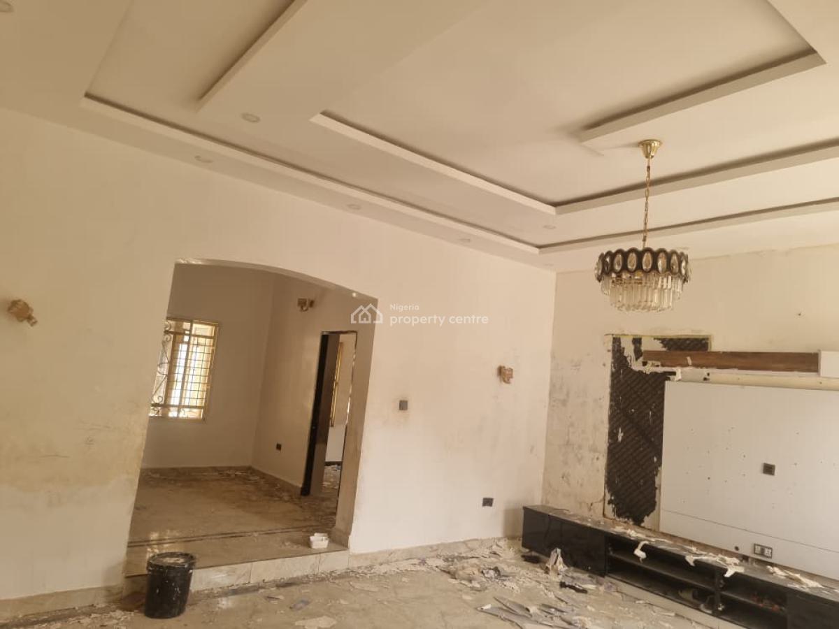 4 Bedroom Penthouse and 2 Self Contain Bq, Lugbe District, Abuja, Terraced Bungalow for Rent