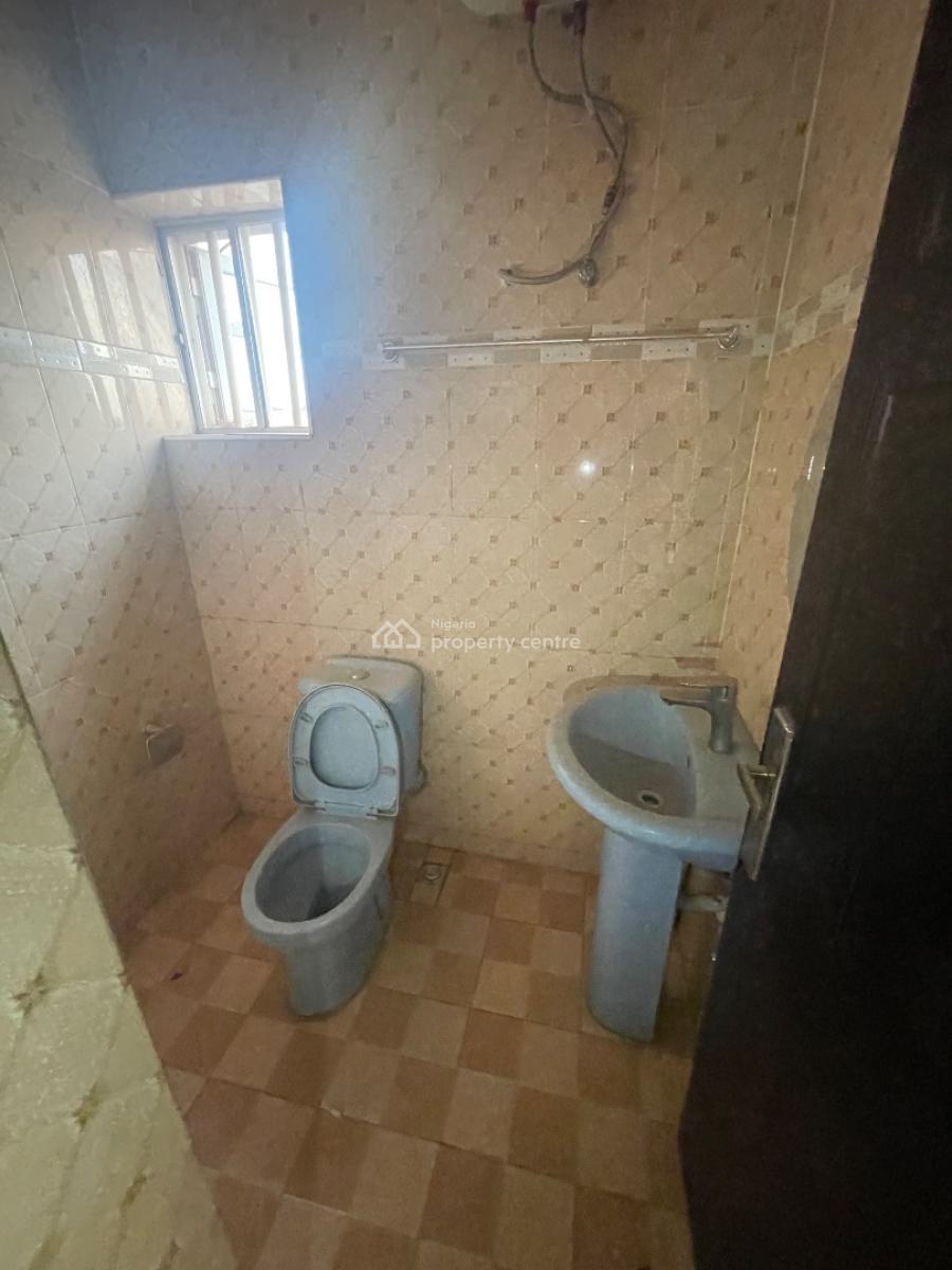 Solidly Built, Well Finished 3 Bedrooom Flat, Dawaki, Gwarinpa, Abuja, Flat / Apartment for Sale